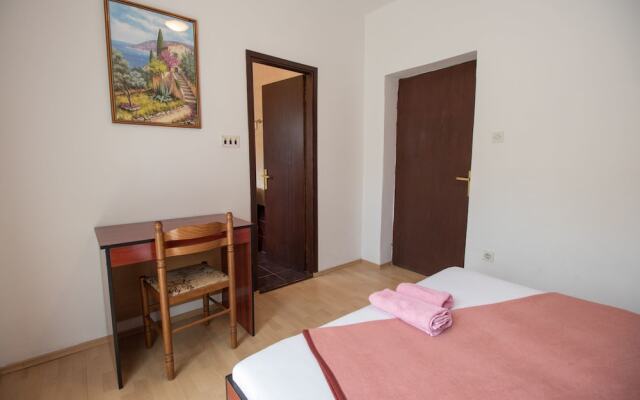 Apartments and Room Ruzica