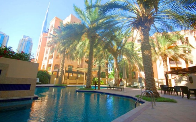 Kennedy Towers - Miska 4