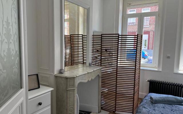 La petite place de la Porte d'Arras