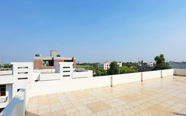 OYO 4646 Hotel Hari Villa