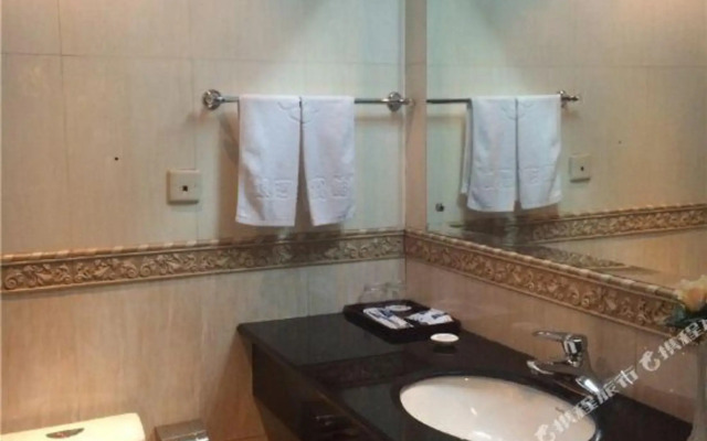 Qingteng Yisu Hotel (Shengzhou Chinese Yue Opera Art City Wuyue Plaza)