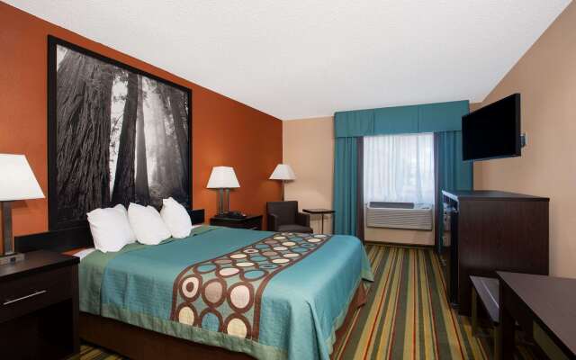 Super 8 by Wyndham Chico