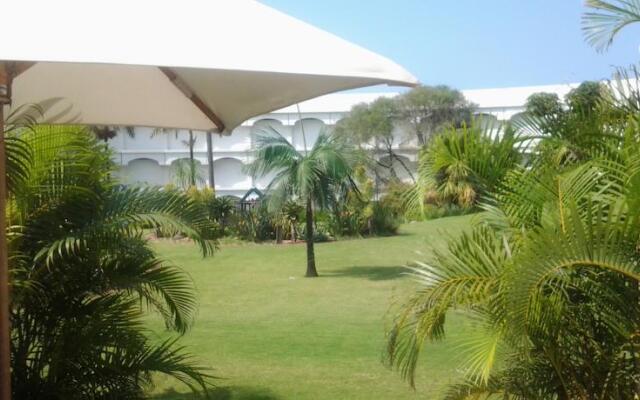 Breakers 214 And 215 Apartments