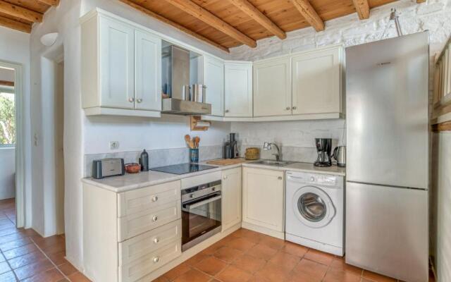 Fýsi House - Cuteness & Nature