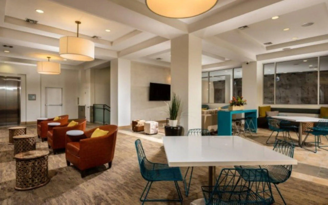 Global Luxury Suites at Tiverton Ave