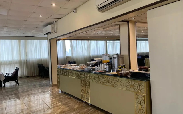Holidays Express Hotel