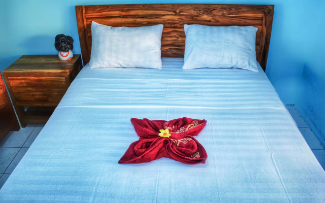 KJ Purple Gate House