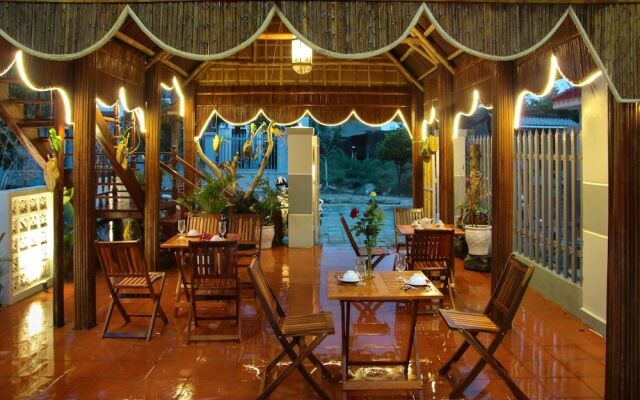 Hoi An Sea Sunset Villa & Bar