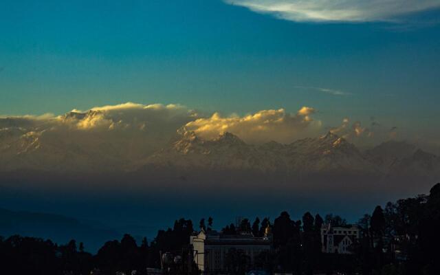 Sumitel Vista 800m from Mall Road