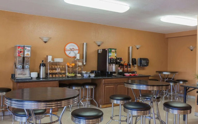 Howard Johnson by Wyndham Flagstaff