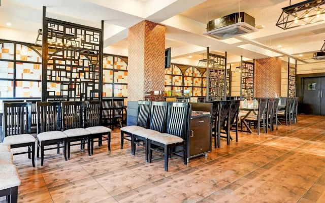 Premium Stays Near Phoenix Mall