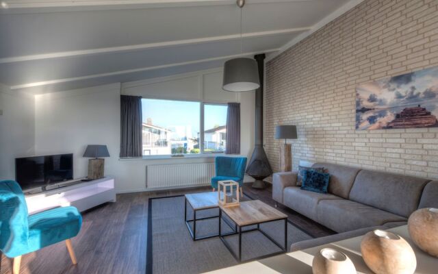 Restyled 2 Bathroom Holidayhome, sea Within Walking Distance