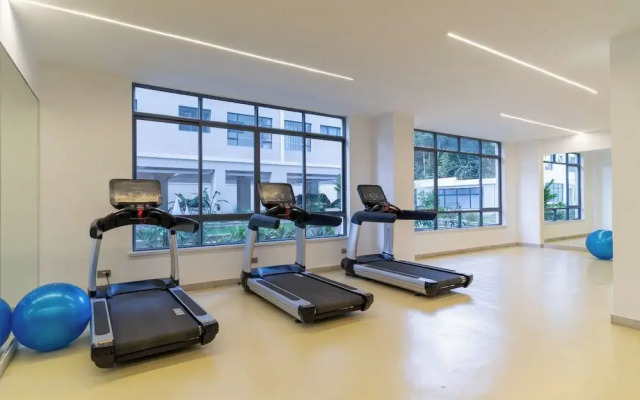Lux Suites Royal Oaks Residency