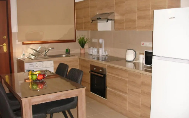 Love Holiday Suite 2