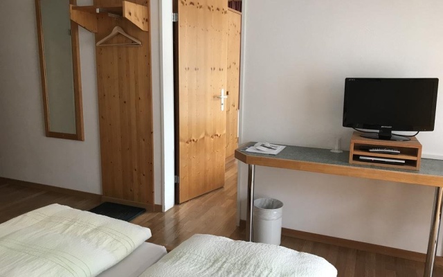 Hotel Schöntal – Guest Rooms – Filisur