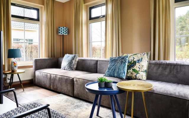 Stylish holiday home in Groningen with jetty