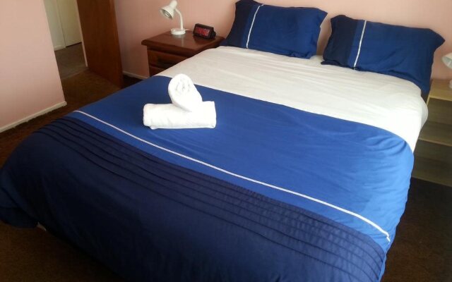 Airport Skyway Lodge
