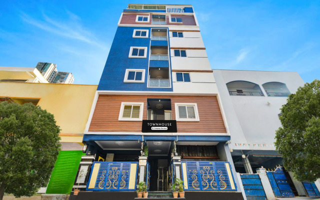 Super Townhouse Hitech City Near Yashoda Hospital