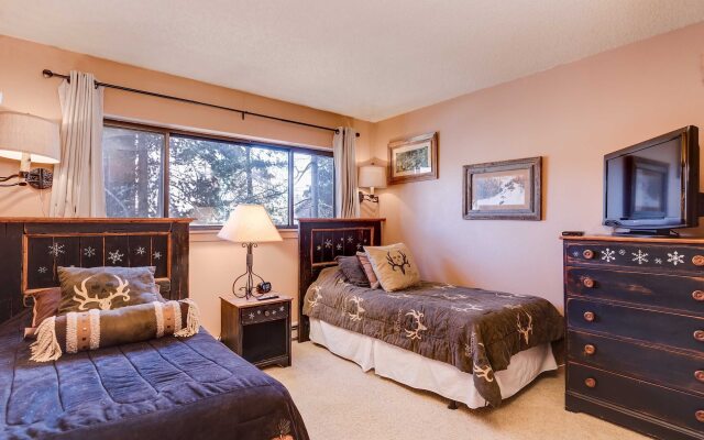 Pine Ridge Condominiums