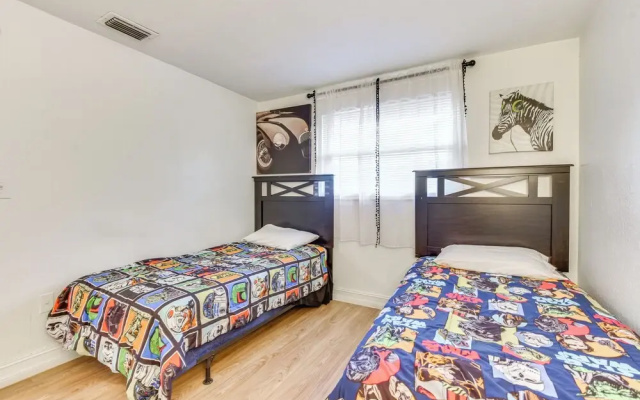 Pet-friendly Palmetto Duplex ~ 2 Mi to Riverwalk!