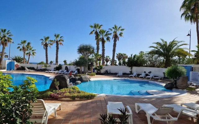 2 bed Apartment That Steps out on to the Pool