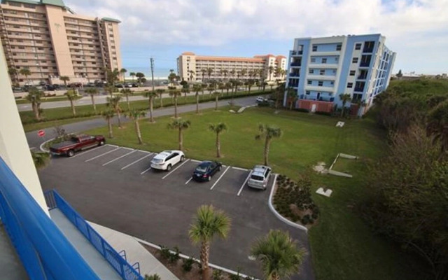 Oceanwalk 18-407 Apartment 3