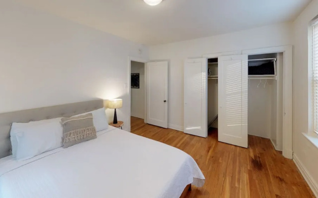 The Lee ApartaHotel