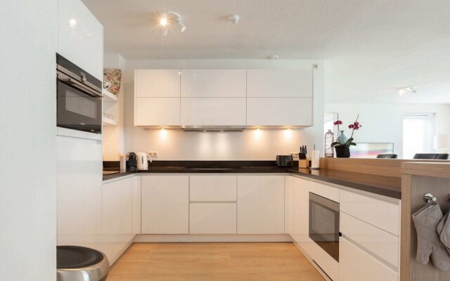Spacious Apartment in Den Haag near Sea Beach