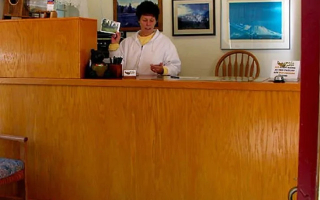 Dunsmuir Lodge