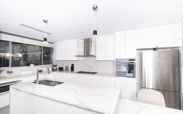 Luxury Villa Darlington - Vine