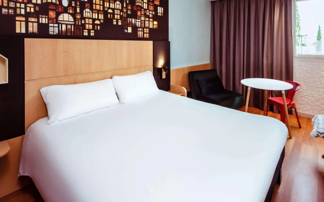 ibis Macon Sud Crêches