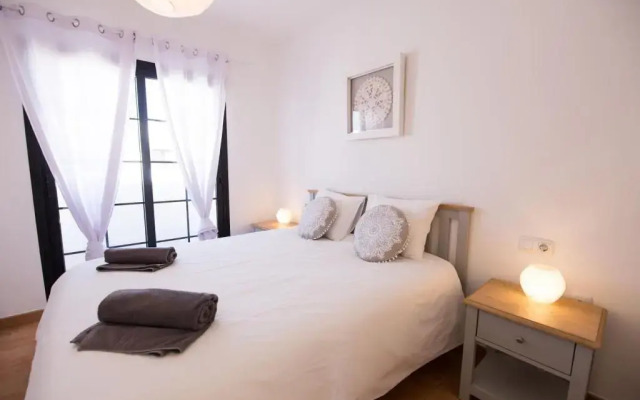 Surfers Retreat - Hostel - Adults Only