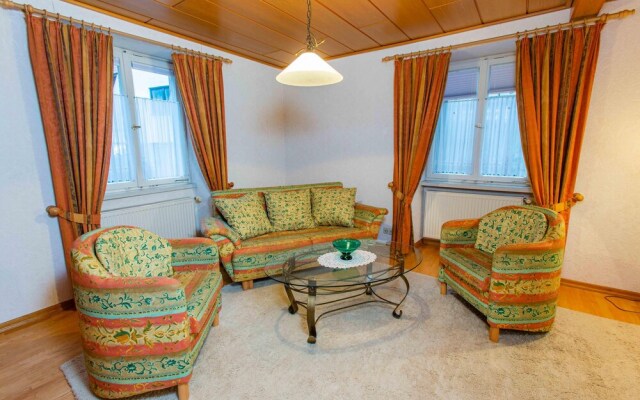 Ferienwohnung "Im Kelterhaus", Wohnung Gelber Salon