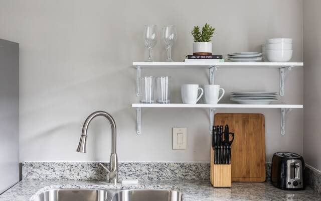 Exquisite Bywater Suites by Sonder