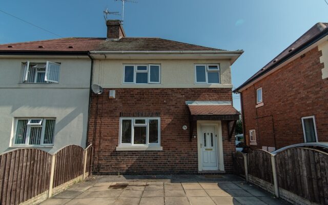 Harmony House- Impeccable 4-bed in Derby