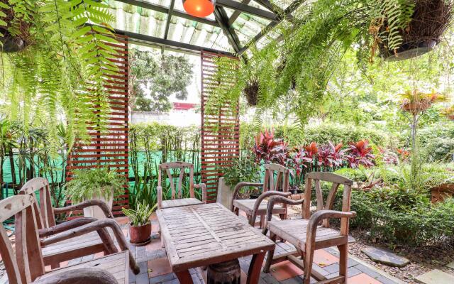 OYO 412 7 Days Hotel