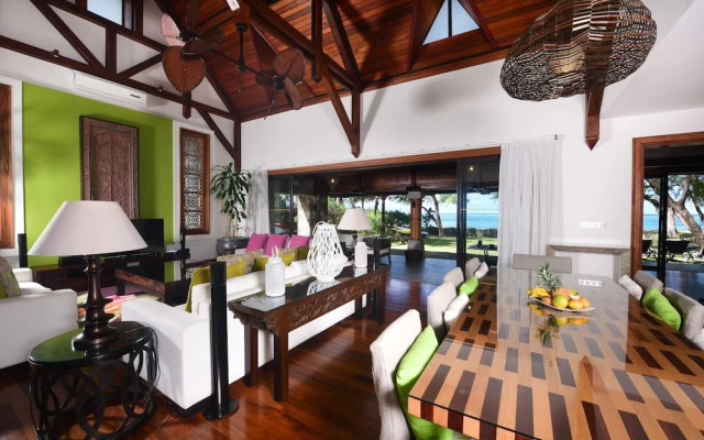 Sankhara Beachfront Villas