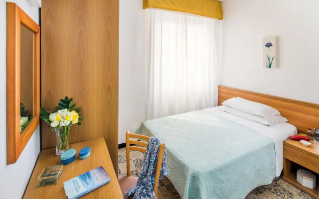 Mayola Hotel