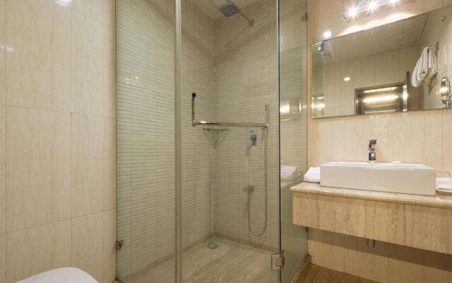Royal Reve Hotel