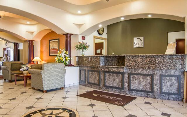 Clarion Inn & Suites Weatherford South