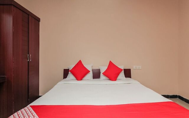 OYO 740 Hotel Suravi