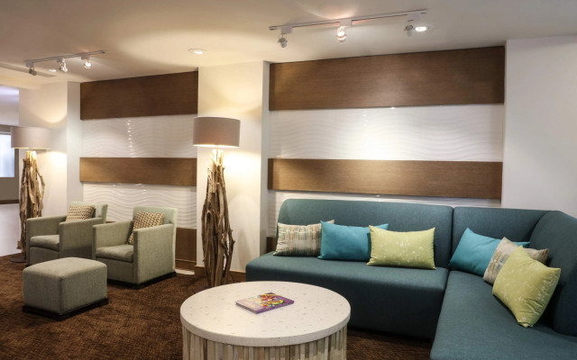 Courtyard by Marriott Nassau Downtown/Junkanoo Beach