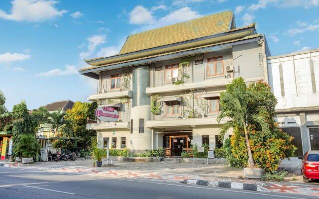 OYO 3819 Hotel Winotosastro