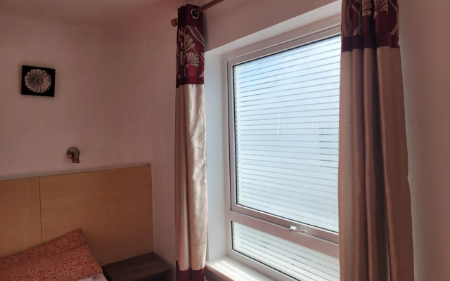 The Gatwick White House Hotel