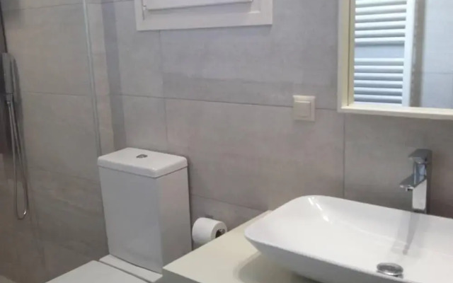 Luxury Holiday Home 4 Bedroom Villa in Paleokastro