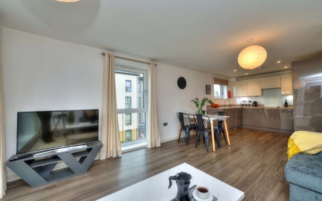 Executive Oakgrove Apartment