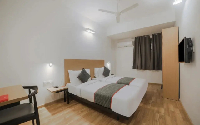 OYO Townhouse 82 Chander Nagar Janakpuri