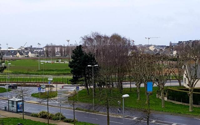 t2 lumineux avec balcon