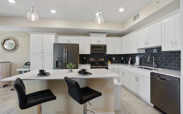 Storey Lake Sweet 2br Home 3121