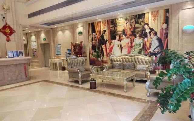 Vienna International Hotel (Foshan Eternal Love Xiqiao Mountain Scenic Area)